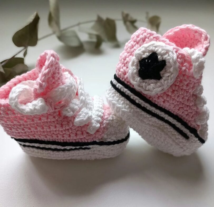 Patucos estilo Converse Rosa & Negro.