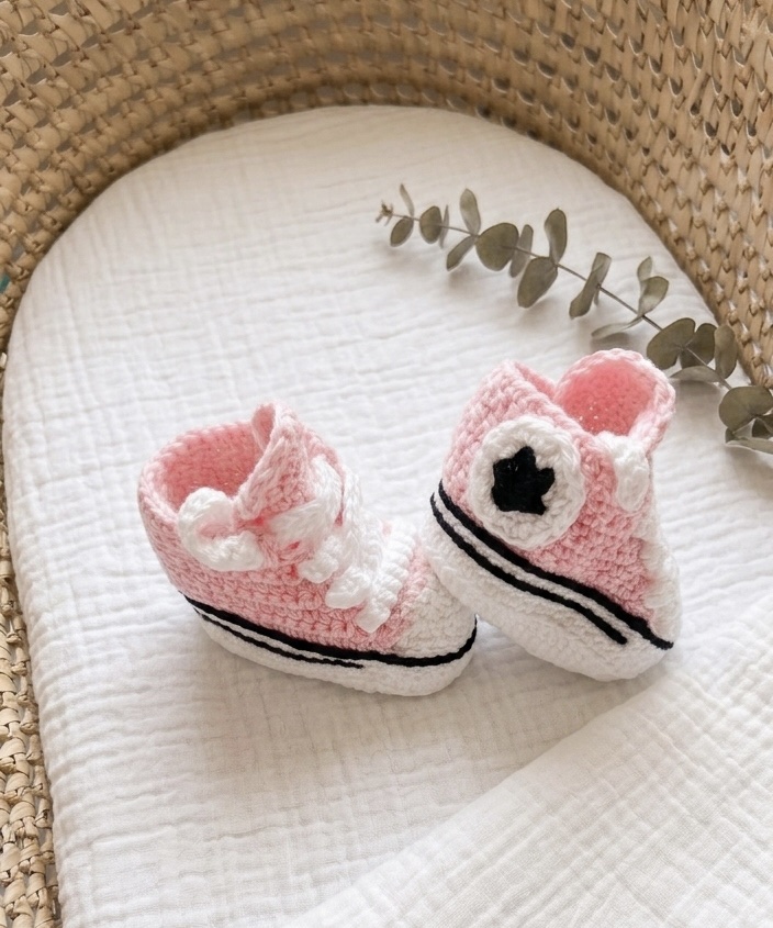 Patucos estilo Converse Rosa & Negro.