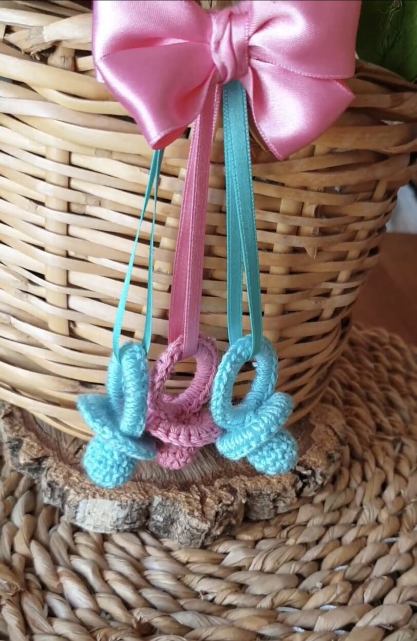Chupetes de Crochet para colgar en el carrito - Imagen 2