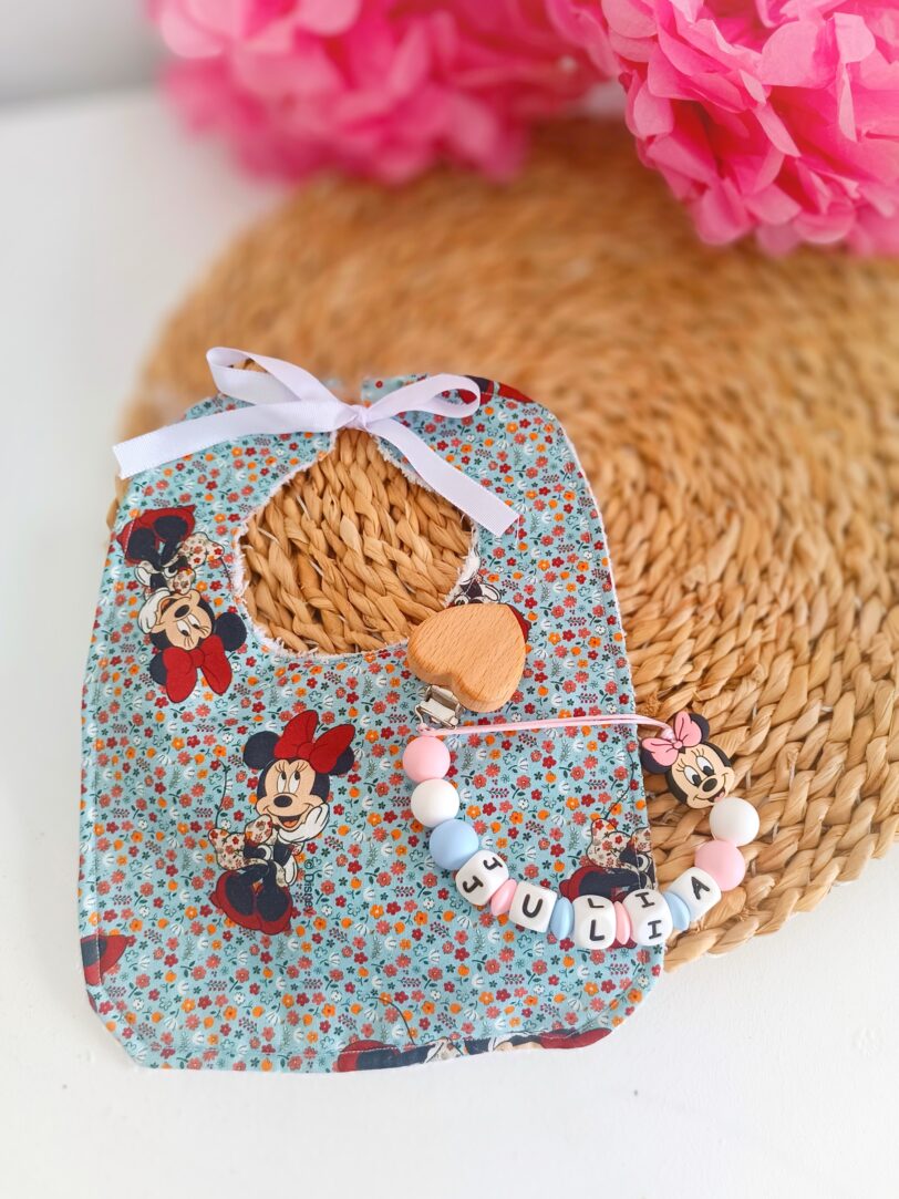 Babero + Chupetero Minnie