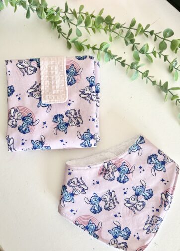 Pack Cambiador & Babero bandana Stitch Rosa