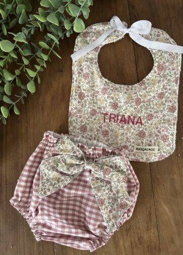 Babero + Cubrepañal Angela