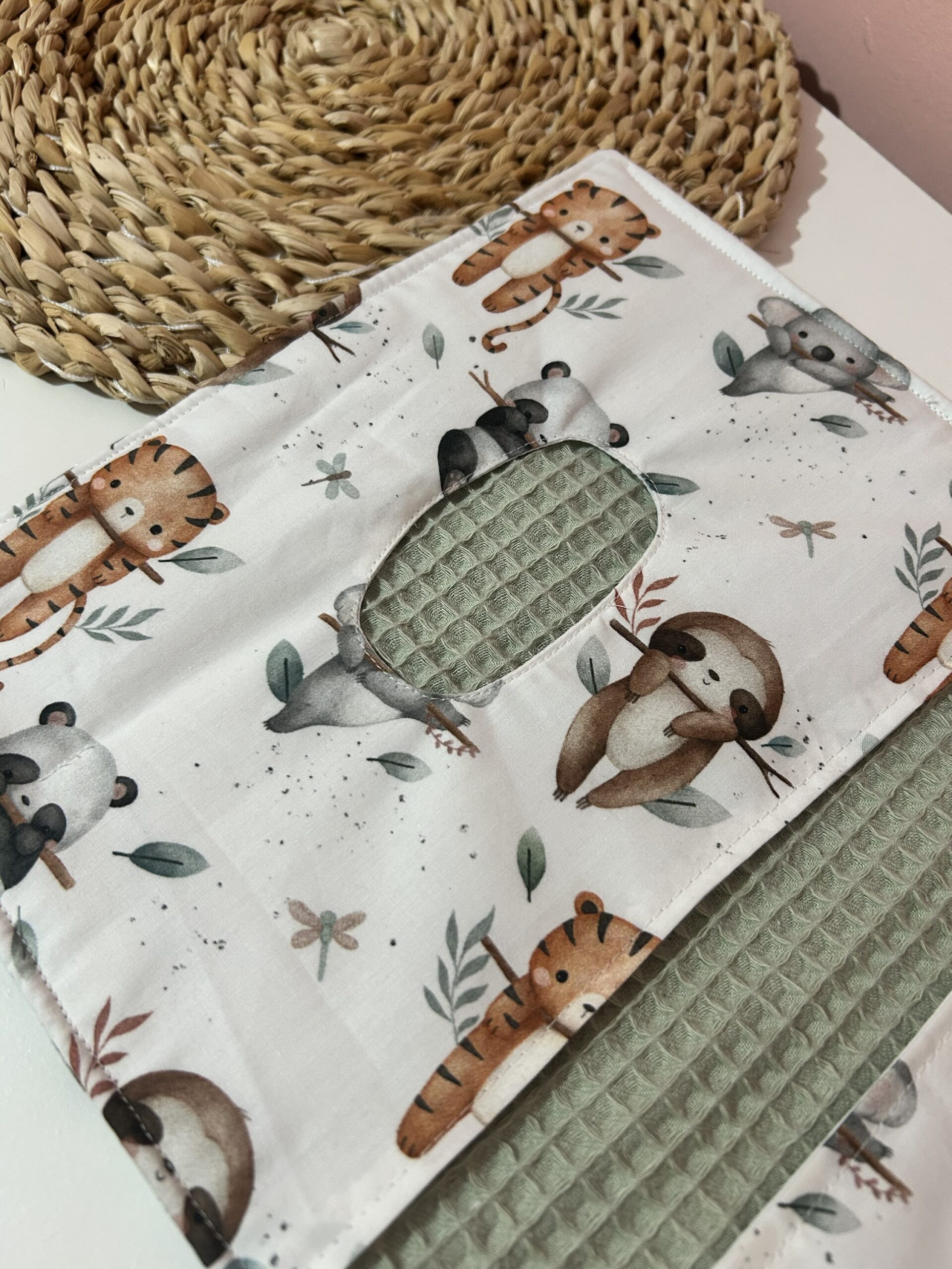 Portatoallitas y Pañales Jungly